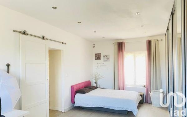 Maison traditionnelle 5 pièces de 200 m² à Mareuil-lès-Meaux (77100)