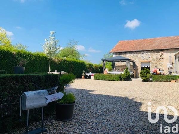 Maison traditionnelle 5 pièces de 200 m² à Mareuil-lès-Meaux (77100)