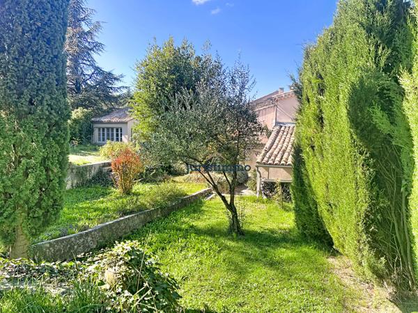 Malaucène (84340) COUP DE COEUR! MAISON PROVENCALE DE CARACTERE NICHÉE DANS UN ECRIN DE VERDURE
