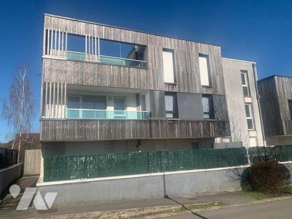 Centre ville ANZIN, Résidence les Terrasses Valmont, appartement type II offrant:
 Entrée avec...