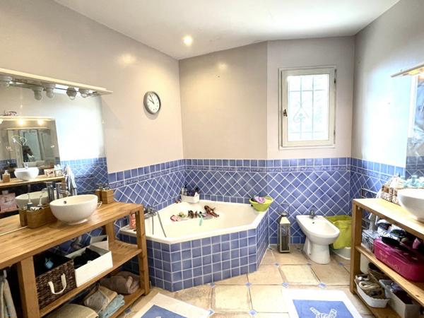 Villa 7 pièces, 219 m2