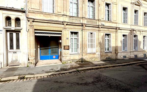 Maison à vendre    3 pièces • 298 m2 Saint-Quentin