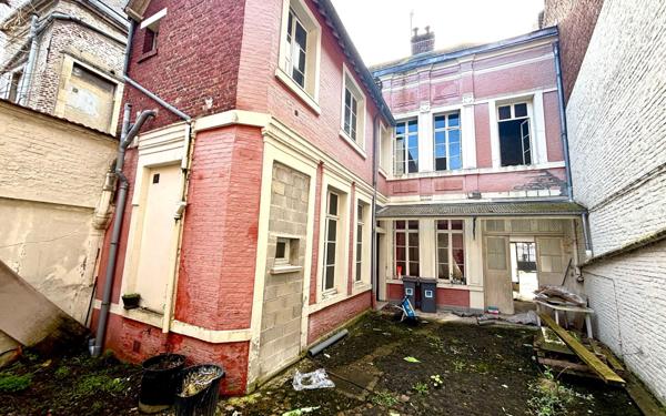 Maison à vendre    3 pièces • 298 m2 Saint-Quentin