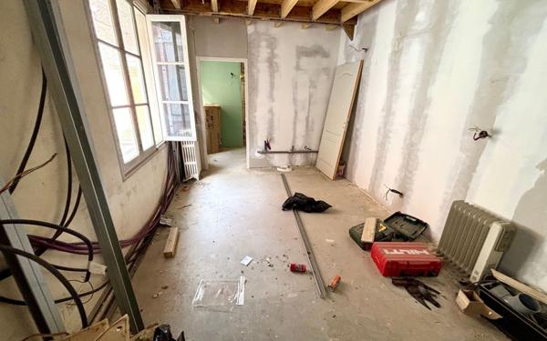 Maison à vendre    3 pièces • 298 m2 Saint-Quentin