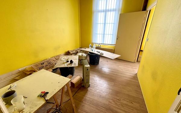 Maison à vendre    3 pièces • 298 m2 Saint-Quentin