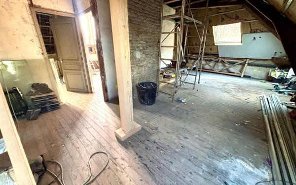 Maison à vendre    3 pièces • 298 m2 Saint-Quentin