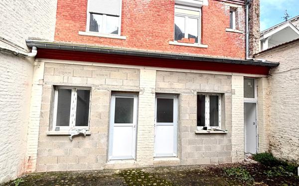 Maison à vendre    3 pièces • 298 m2 Saint-Quentin