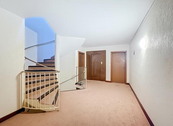 Appartement Meudon 104m( 4 pièces + 2 caves + Parking)