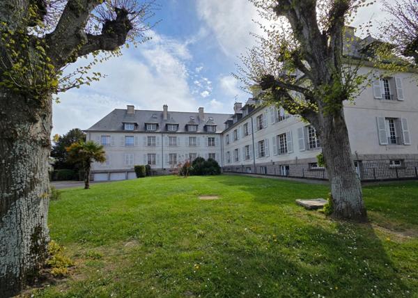 Appartement de 70m² au calme dans une résidence bien entretenue avec parc, Dinard Prieuré-Vicomté.