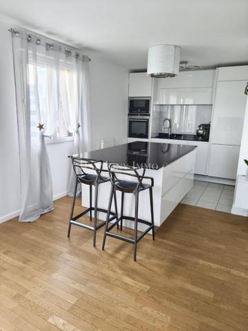 4 pièces avec terrasse– Dernier étage – Double Box