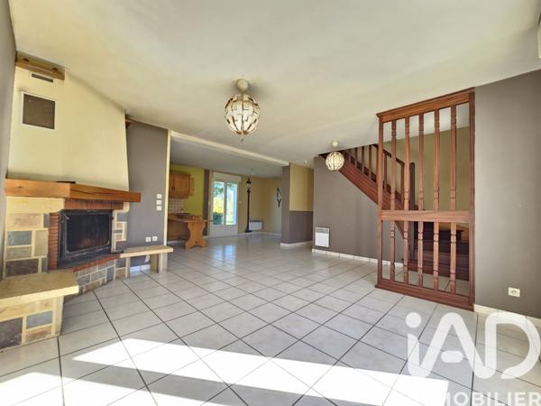 Maison à vendre 5 pièces 135 m² Saint-Pierre-du-Lorouër