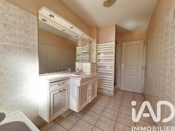 Maison à vendre 5 pièces 135 m² Saint-Pierre-du-Lorouër