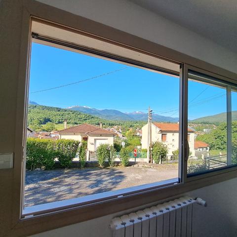 A VENDRE MAISON ENTIEREMENT RENOVEE / CHAMBRE EN REZ-DE-CHAUSSEE / JARDIN / GARAGE / 4 CHAMBRES