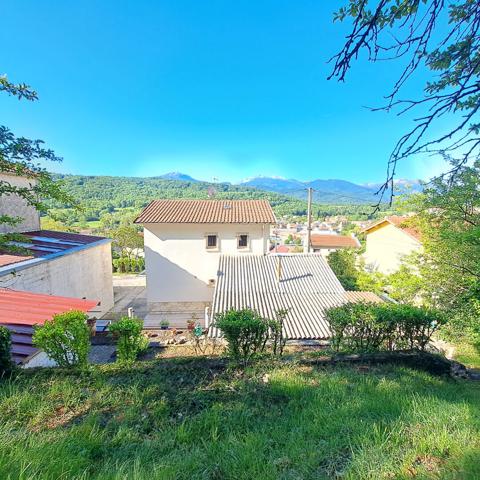 A VENDRE MAISON ENTIEREMENT RENOVEE / CHAMBRE EN REZ-DE-CHAUSSEE / JARDIN / GARAGE / 4 CHAMBRES