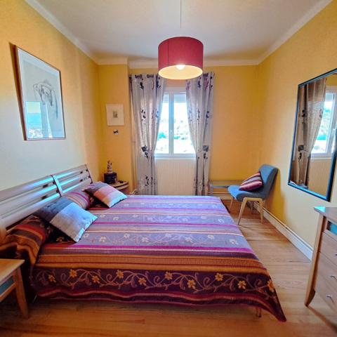 A VENDRE MAISON ENTIEREMENT RENOVEE / CHAMBRE EN REZ-DE-CHAUSSEE / JARDIN / GARAGE / 4 CHAMBRES
