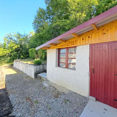 A VENDRE MAISON ENTIEREMENT RENOVEE / CHAMBRE EN REZ-DE-CHAUSSEE / JARDIN / GARAGE / 4 CHAMBRES