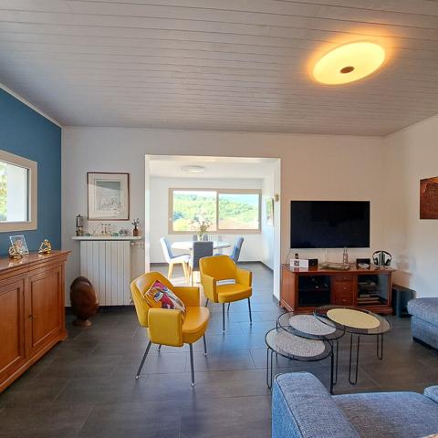 A VENDRE MAISON ENTIEREMENT RENOVEE / CHAMBRE EN REZ-DE-CHAUSSEE / JARDIN / GARAGE / 4 CHAMBRES
