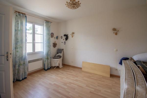 VAUX SUR MER - MAISON A PROXIMITÉ IMMÉDIATE DES COMMERCES