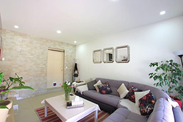 Maison de ville entièrement rénovée avec jardin et prestations de qualité