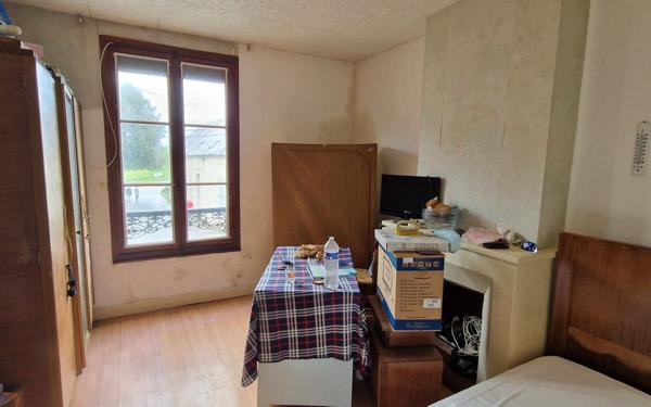 Maison à vendre    2 pièces •  Mamers