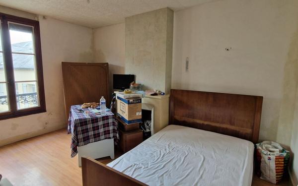 Maison à vendre    2 pièces •  Mamers