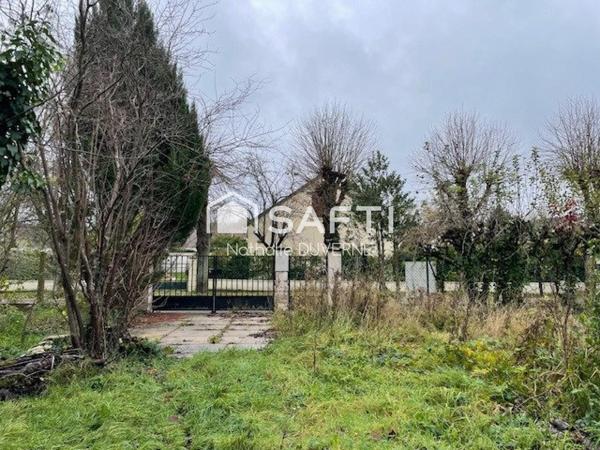 Terrain plat 459 m2 - Façade 20 ml - Profondeur 23 ml - RER D - Ecole