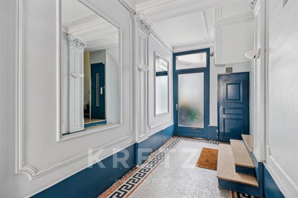 Paris 9e – Élégant appartement avec balcon et vues