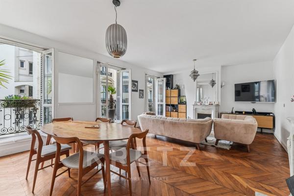 Paris 9e – Élégant appartement avec balcon et vues