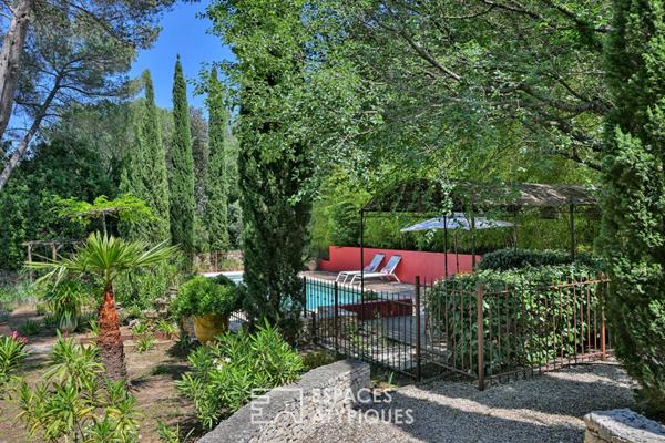 Bastide de charme avec piscine et dépendance