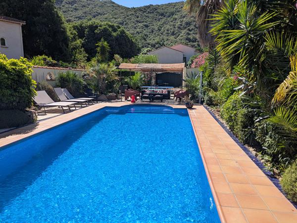 Domaine de gîtes en activité avec piscine à Sorède (66)