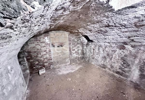 Vente jolie maison rénovée par artisans de 123.62 m² centre ville de VAAS (72500)