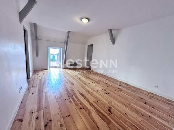 Vente jolie maison rénovée par artisans de 123.62 m² centre ville de VAAS (72500)