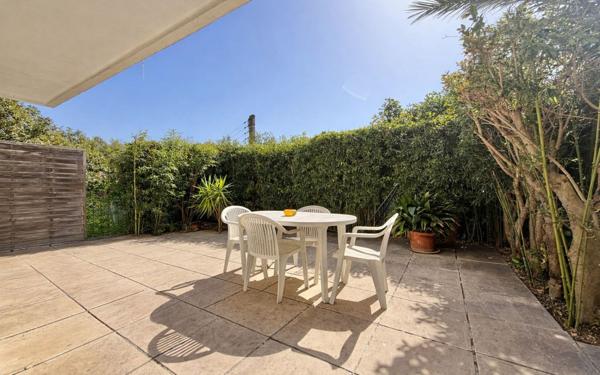 Appartement à vendre    3 pièces • 62,29 m2 Marseille 9