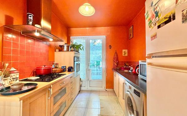 Appartement à vendre    3 pièces • 62,29 m2 Marseille 9