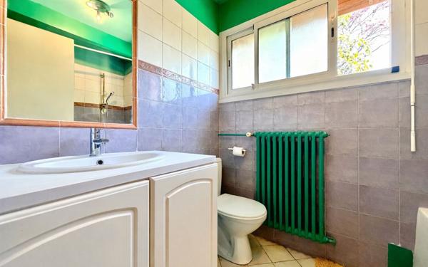 Appartement à vendre    3 pièces • 62,29 m2 Marseille 9