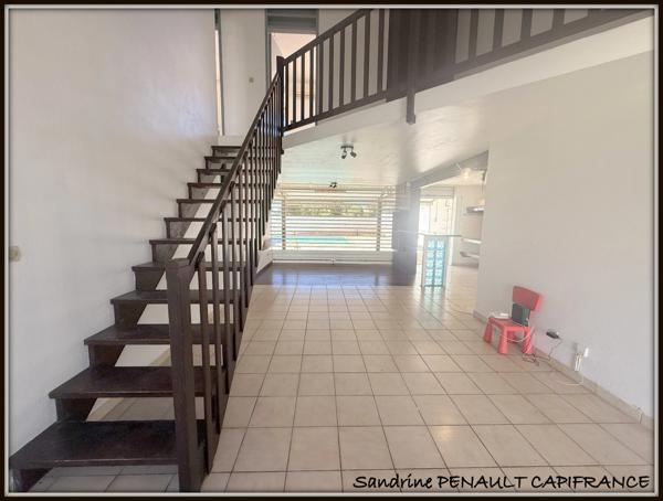 A VENDRE A KOUROU (97310) UNE CHARMANTE VILLA T6 DE 120 m² - TERRAIN DE 466 m² - AU PRIX DE 390 000 €.