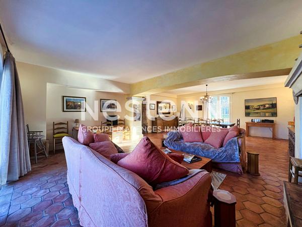 À VENDRE, Propriété de charme 238 m² , 5 chambres, Terrain arboré 1,2 ha, Piscine ,Le Luc