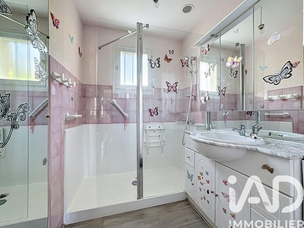 Maison à vendre 4 pièces 90 m² Saint-Yrieix-sur-Charente