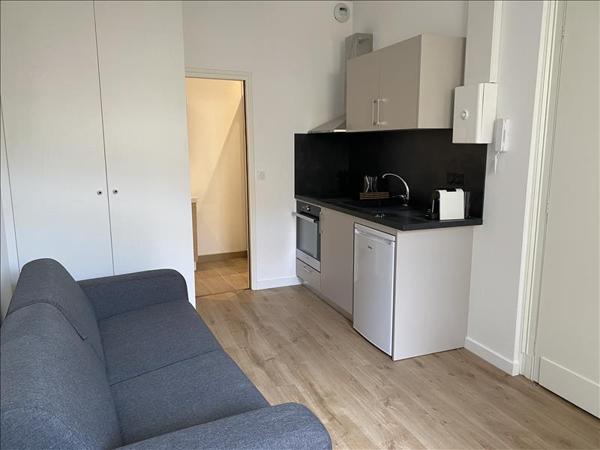 Appartement à louer 603 € CC LORMONT 1 pièce 16 m² DPE C