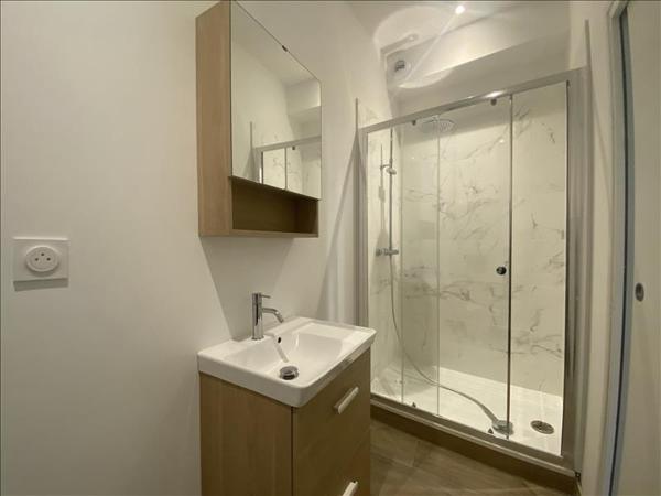 Appartement à louer 603 € CC LORMONT 1 pièce 16 m² DPE C