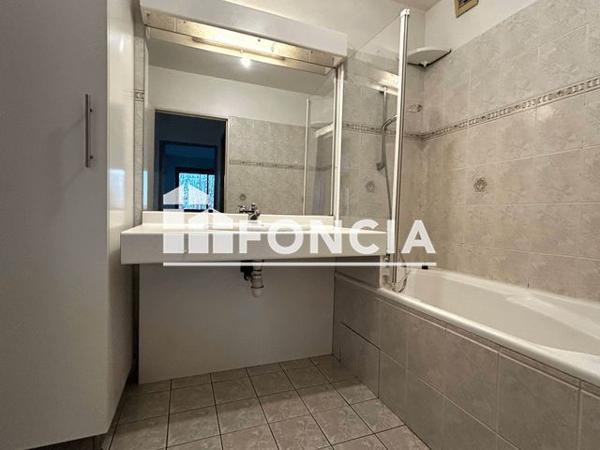 Location Appartement 2 pièces 55.39 m² - 68 RUE HENON Lyon 69004