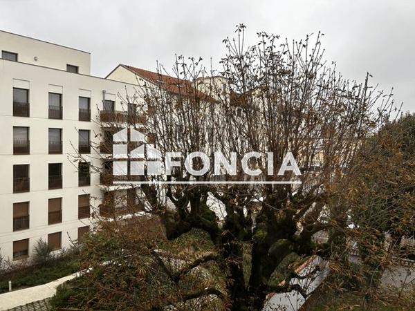 Location Appartement 2 pièces 55.39 m² - 68 RUE HENON Lyon 69004