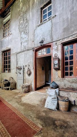 Grande maison à rénover dans le centre historique de Chabeuil