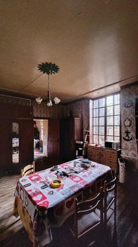 Grande maison à rénover dans le centre historique de Chabeuil