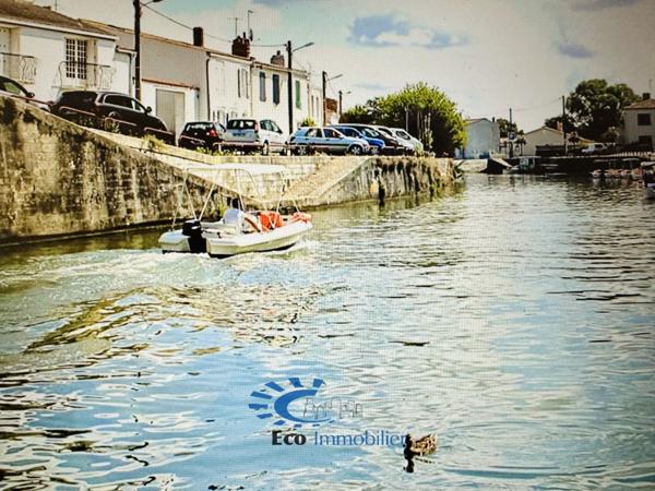 MARANS APPARTEMENT 2 CHAMBRES TERRASSE  Marans