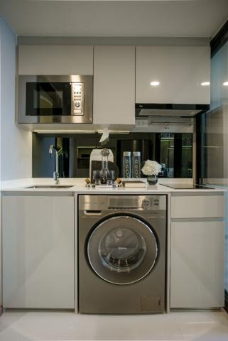 SOHO Bangkok Ratchada Condominiums loft modernes à 250 m du MRT Ratchadaphisek