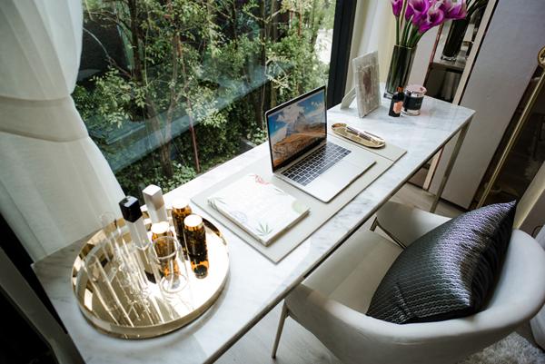 SOHO Bangkok Ratchada Condominiums loft modernes à 250 m du MRT Ratchadaphisek