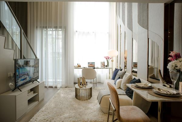 SOHO Bangkok Ratchada Condominiums loft modernes à 250 m du MRT Ratchadaphisek