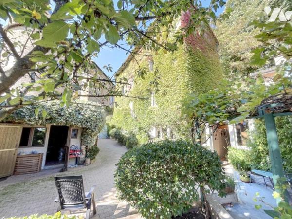 CURIS AU MONT D'OR maison ancienne 172 m² 487m² terrain