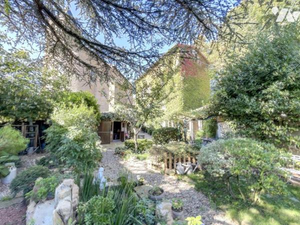 CURIS AU MONT D'OR maison ancienne 172 m² 487m² terrain